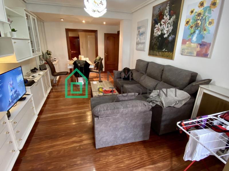 Piso 4 habitaciones calle Quintana Ref. 079